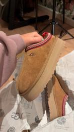 UGG Tazz Chestnut 38 NIEUW, Kleding | Dames, Schoenen, UGG, Bruin, Nieuw, Ophalen of Verzenden