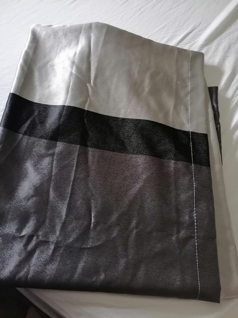 Gordijn met grijze en zwarte strepen 80x270 4 stuks, Huis en Inrichting, Stoffering | Gordijnen en Lamellen, Ophalen, 200 cm of meer