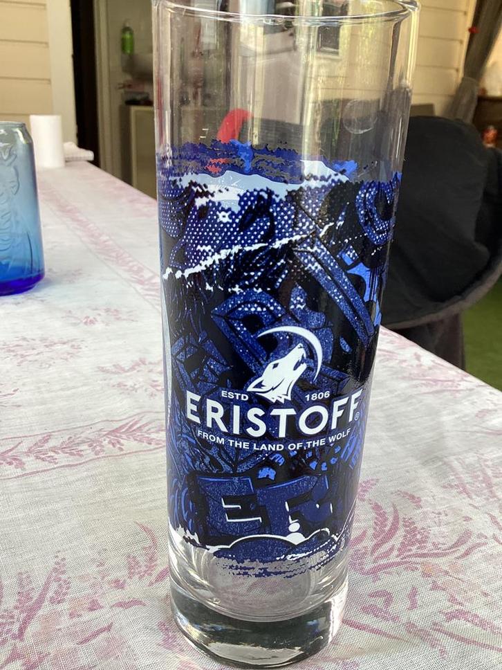 Eristoff wodka glas, Verzamelen, Glas en Borrelglaasjes, Zo goed als nieuw, Ophalen of Verzenden