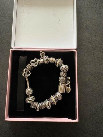 Armband Pandora beschikbaar voor biedingen