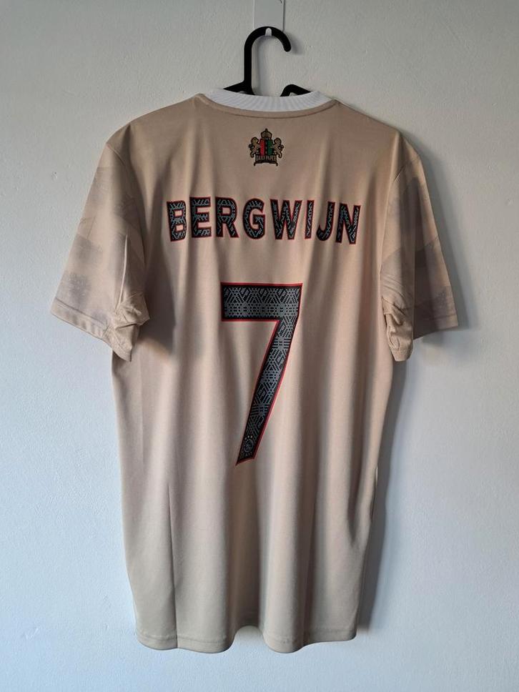 Ajax 22/23 Derde Shirt – Bergwijn #7 – Maat S, Kleding | Heren, T-shirts, Nieuw, Maat 46 (S) of kleiner, Rood, Ophalen of Verzenden