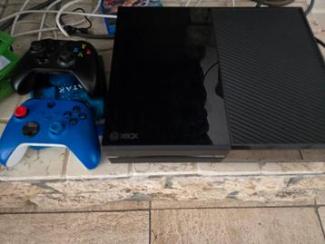 Xbox one 500 gb 2 controllers + 6 spellen beschikbaar voor biedingen