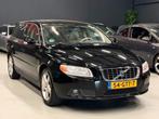 Volvo V70 2.0 Kinetic LEDER/NAVI/CRUISE | GOED ONDERHOUDEN, Auto's, Gebruikt, Beige, Zwart, Handgeschakeld