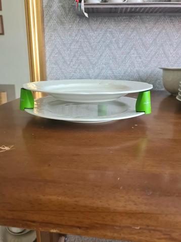 18 AFSTANDHOUDERS VOOR BORDEN/ PLATE SPACERS beschikbaar voor biedingen