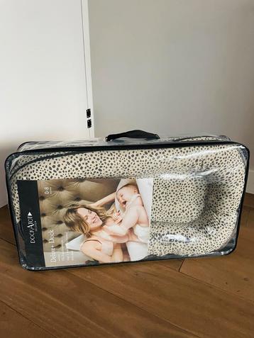 DockATot Deluxe+ Babynestje Painted Spots - Nieuw beschikbaar voor biedingen