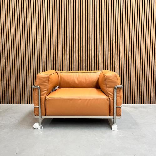 Cassina LC3 - Le Corbusier Cognac leder dons, Huis en Inrichting, Fauteuils, Nieuw, Leer