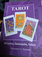 2 tarotboeken en tarot kaartendeckje., Ophalen of Verzenden, Zo goed als nieuw, Tarot of Kaarten leggen, Overige typen