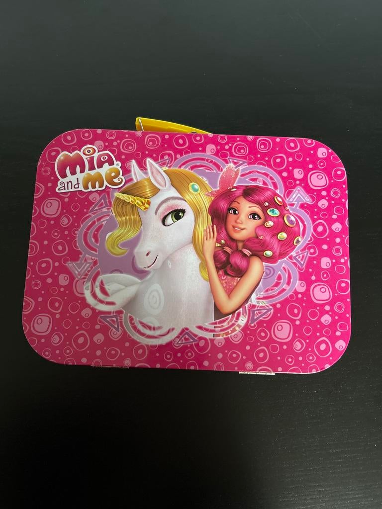 Mia and Me Puzzelkoffer - 4 Puzzels, Kinderen en Baby's, Ophalen of Verzenden, Meer dan 50 stukjes, Zo goed als nieuw, 4 tot 6 jaar