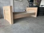 Massief houten bed 90x200 door timmerman gemaakt, Ophalen, 90 cm, Eenpersoons, Zo goed als nieuw