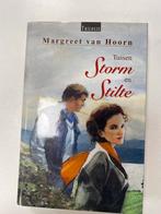 Tussen Storm en Stilte - Margreet van Hoorn, Ophalen of Verzenden, Zo goed als nieuw, Nederland