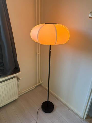 BYGGKORN staande lamp beschikbaar voor biedingen