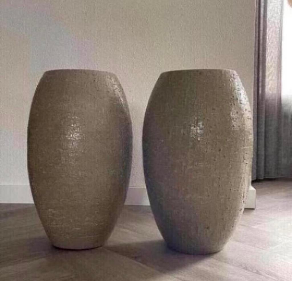 Prachtige grote terracotta vazen olijfgroen groene 36cm hoog, Huis en Inrichting, Woonaccessoires | Vazen, Gebruikt, Aardewerk of Porselein