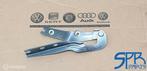 GOLF 7 LB7W RECHTS Motorkapscharnier SCHARNIER RE 5G0823302B, Gebruikt, Volkswagen, Ophalen of Verzenden, Volkswagen