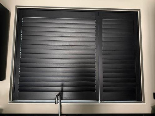 Zwarte Houten shutters, Huis en Inrichting, Stoffering | Gordijnen en Lamellen, Zo goed als nieuw, 100 tot 150 cm, Zwart, Ophalen