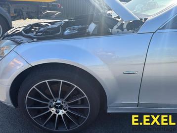Spatbord Links Mercedes C Klasse w204 2007-2014 C775 beschikbaar voor biedingen