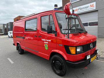 Mercedes-Benz Bestelwagen 310 Benzine! Lang! Ex-brandweer! beschikbaar voor biedingen