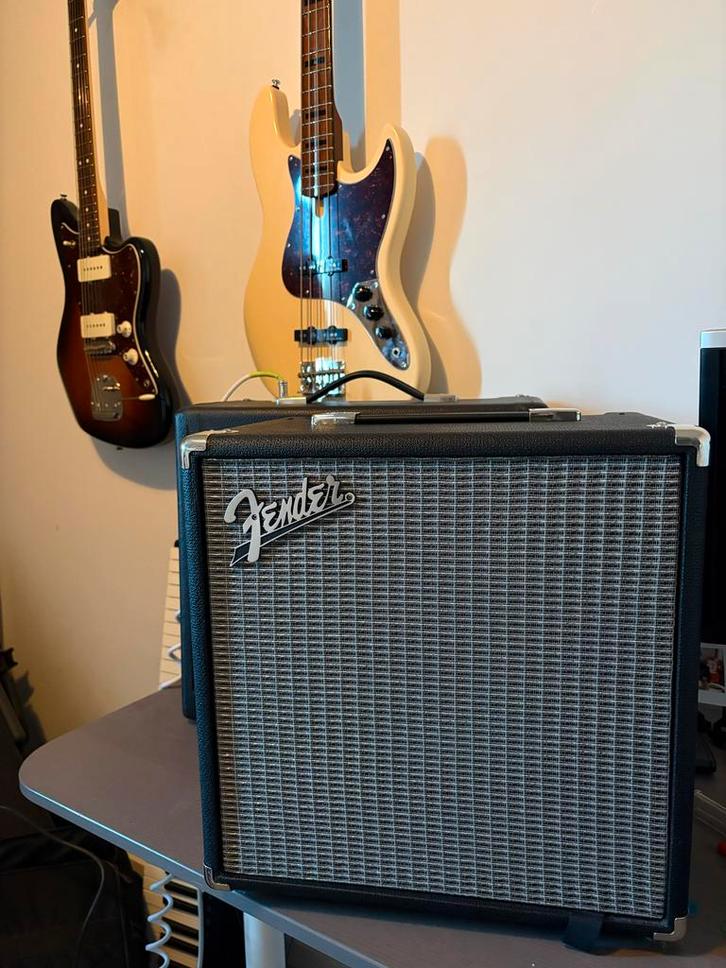 Fender Rumble 25 Basversterker - Zo goed als nieuw!, Muziek en Instrumenten, Versterkers | Bas en Gitaar, Zo goed als nieuw, Basgitaar