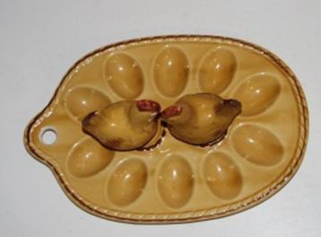  	 eierbord met peper en zoutvaatje 132634 beschikbaar voor biedingen