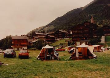 pyramide tent ca. 30 a 35 jaar oud.  beschikbaar voor biedingen