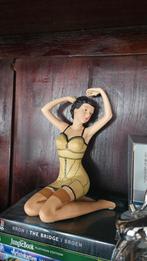 2 pin-up beeldjes. 25- 30 cm hoog, Verzamelen, Beelden en Beeldjes, Ophalen, Zo goed als nieuw