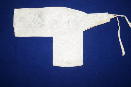 Antiek wit zijden lintentuig, afkomst regio Enschede, Antiek en Kunst, Antiek | Kleding en Accessoires, Ophalen of Verzenden