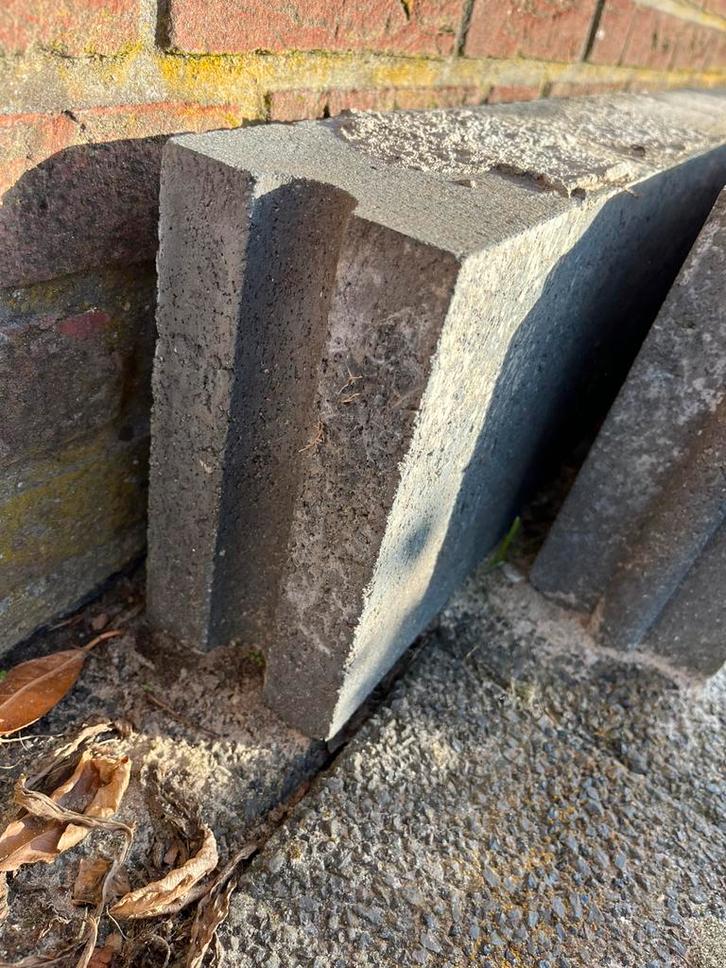 Gratis ophalen. 4x Fundamentblokken / betonpoeren, Doe-het-zelf en Verbouw, Overige Doe-het-zelf en Verbouw, Nieuw, Ophalen