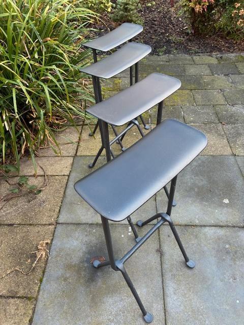 4x Magis - Officina barkruk H75, Huis en Inrichting, Barkrukken, Gebruikt, 60 tot 90 cm, Kunststof, Metaal, 4 krukken, Met voetsteun