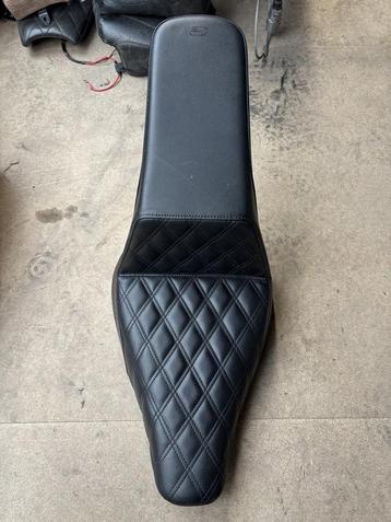 Stoer Diamond Stitch Zadel – Harley-Davidson Softail 2000–20 beschikbaar voor biedingen