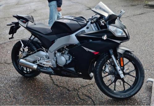aprilia rs 50 2016, Fietsen en Brommers, Brommers | Derbi, Zo goed als nieuw, Ophalen