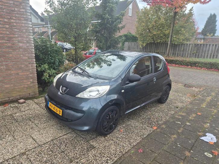 Peugeot 107 1.0 12V 3DR 2008 Grijs, Auto's, Peugeot, Particulier, Benzine, A, Hatchback, Handgeschakeld, Geïmporteerd, Zilver of Grijs