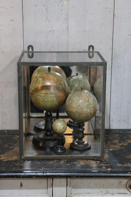 Klein messing vitrine kastje, Antiek en Kunst, Antiek | Woonaccessoires, Ophalen of Verzenden