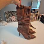 Hele toffe bruine laarzen met hakje maat 39 NIEUW, Kleding | Dames, Schoenen, Hoge laarzen, Bruin, Nieuw, Ophalen of Verzenden