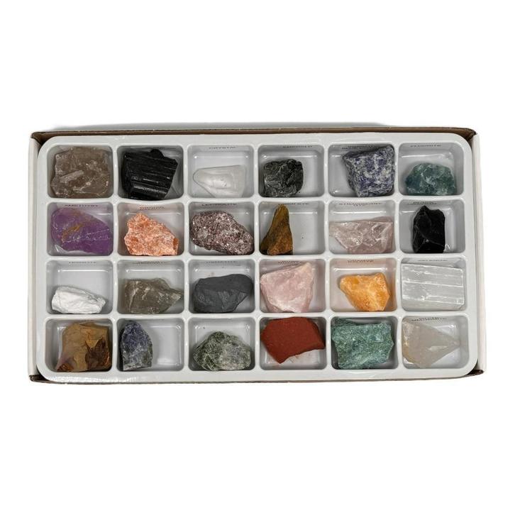 Mineralen doos 24 stuks met benaming 2-4 cm, Verzamelen, Mineralen en Fossielen, Mineraal, Ophalen of Verzenden
