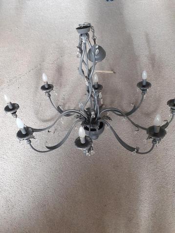 8-armige Kroonluchter beschikbaar voor biedingen