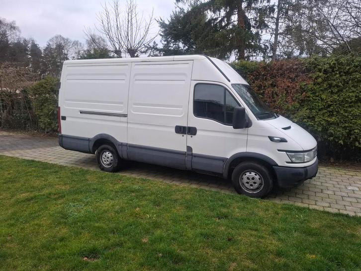 Iveco Daily 35.S.14 H2L3  lage km stand, Auto's, Bestelauto's, Particulier, Airbags, Boordcomputer, Cruise Control, Elektrische buitenspiegels