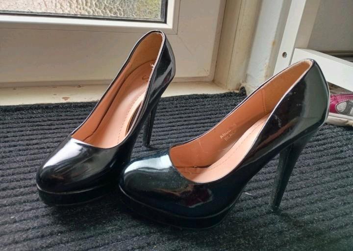 Zwarte pumps hakhoogte 10 cm maat 38, Kleding | Dames, Schoenen, Zo goed als nieuw, Pumps, Zwart, Ophalen of Verzenden