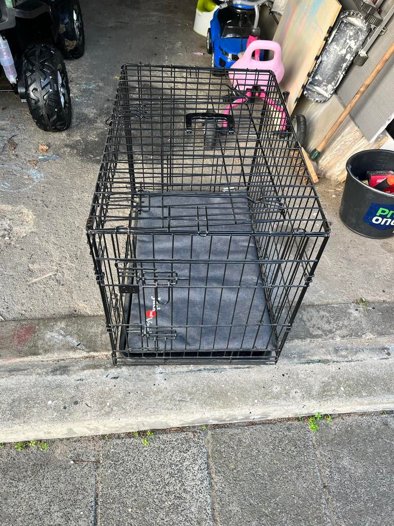 Hondenkennel zwart, Dieren en Toebehoren, Hondenhokken, Ophalen, Hondenkennel, Minder dan 65 cm, Zo goed als nieuw