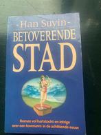 Betoverende Stad - Han Suyin, Gelezen, Han Suyin, Ophalen of Verzenden, Nederland