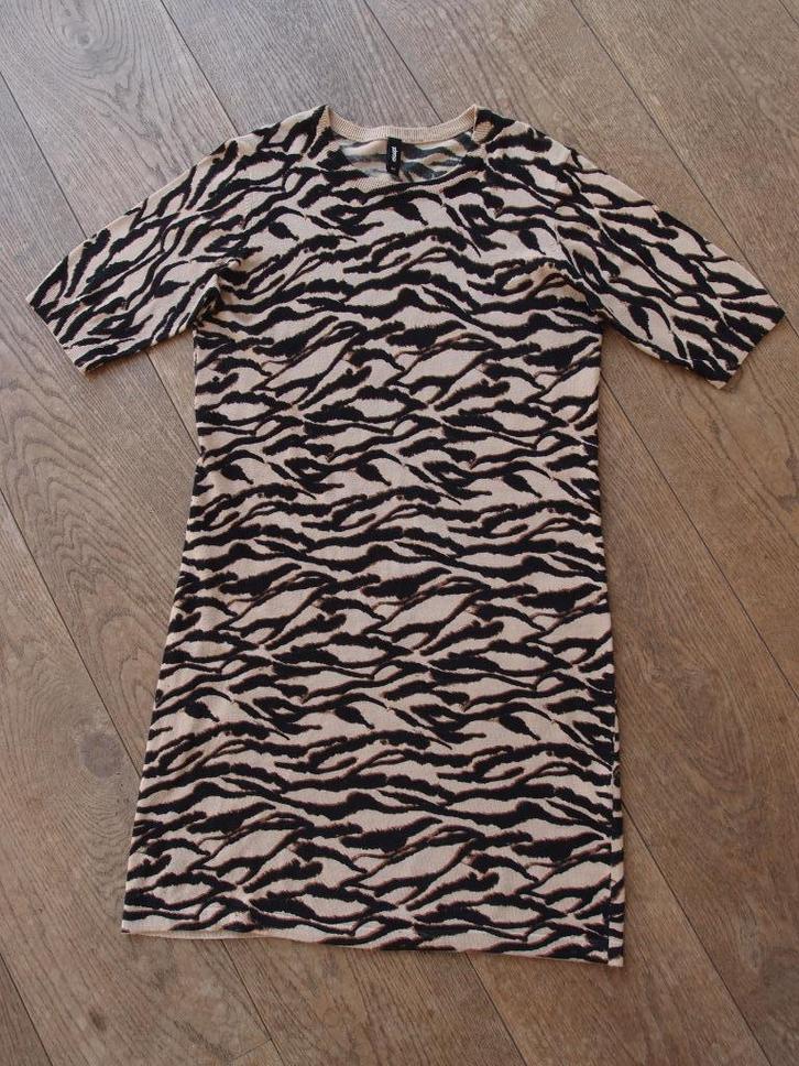 Mooie fijn gebreide Shoeby Eksept dames meisje jurk M tijger, Kleding | Dames, Jurken, Zo goed als nieuw, Maat 38/40 (M), Beige