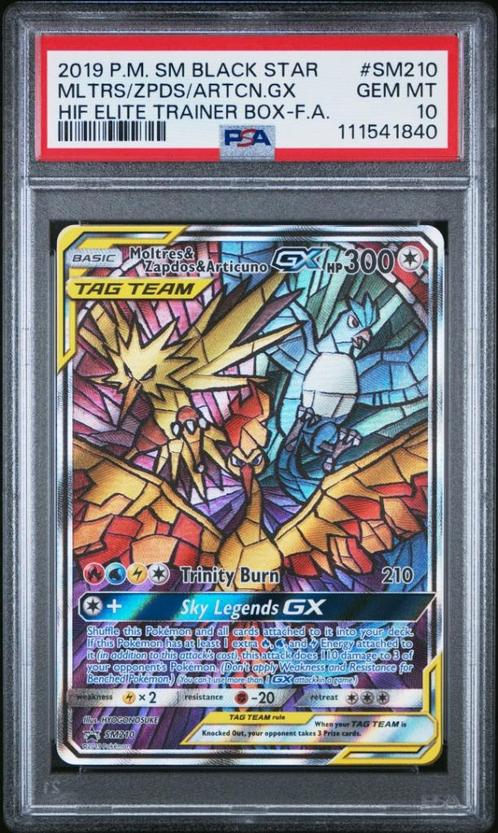 PSA 10 – SM210 Moltres, Zapdos & Articuno GX, Hobby en Vrije tijd, Verzamelkaartspellen | Pokémon, Nieuw, Losse kaart, Foil, Ophalen of Verzenden