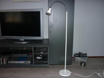 vloerlamp beschikbaar voor biedingen