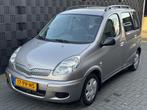 Toyota Yaris Verso 1.3 VVT-i Terra| TREKHAAK| HOGE INSTAP| N, Voorwielaandrijving, Stof, Gebruikt, Zwart