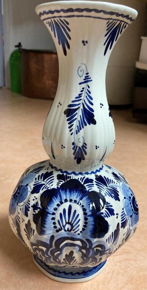 Vaas Delfts blauw handgeschilderd, Antiek en Kunst, Antiek | Vazen, Ophalen of Verzenden
