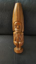 Vintage lang houten beeld Afrikaans, man, god, hurkend. 5A6, Ophalen of Verzenden