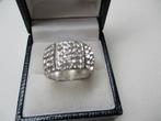 Zilverkleur band ring 18 mm. voor de helft veel schitters, Verzenden, Zo goed als nieuw, Dame, Zilver