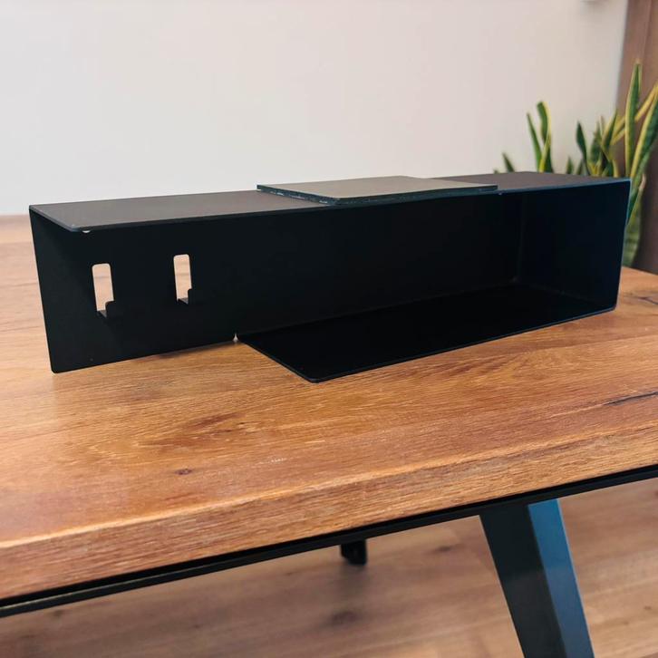 Wandplank / sleutelhouder van Spinder Design, Huis en Inrichting, Woonaccessoires | Wandplanken en Boekenplanken, Zo goed als nieuw