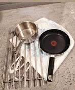Tefal en inox pannen plus onderzetter plus servies, Ophalen of Verzenden, Zo goed als nieuw