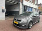 Volkswagen Polo 1.2 TSI  R-line 2016 Grijs metalic kleur, 4 cilinders, Alcantara, Bedrijf, Handgeschakeld