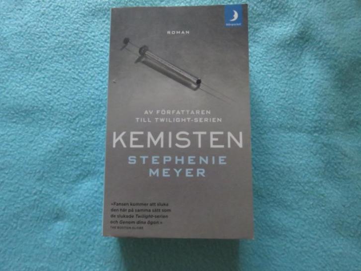 Zweeds: Kemisten door Stephenie Meyer NIEUW, Boeken, Thrillers, Nieuw, Amerika, Ophalen of Verzenden