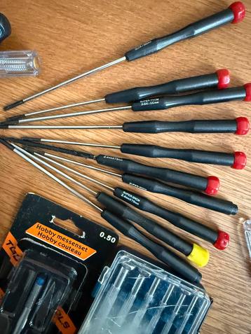 Gereedschap set. Diverse beschikbaar voor biedingen